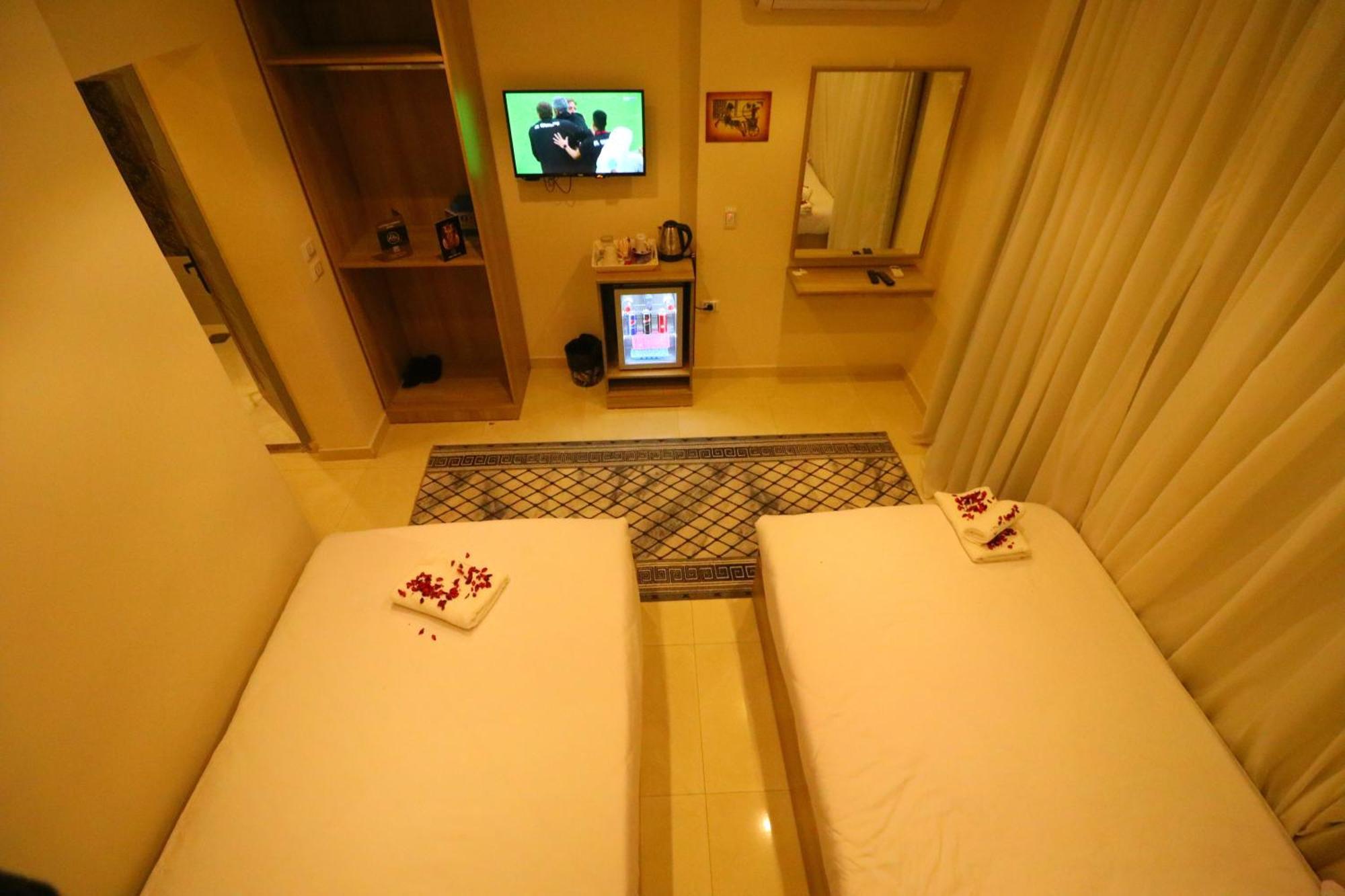 Locanda Pyramids Hotel Kafret el-Gabal Екстериор снимка