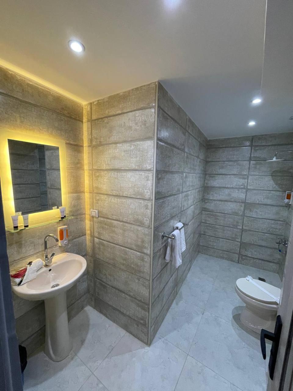 Locanda Pyramids Hotel Kafret el-Gabal Стая снимка